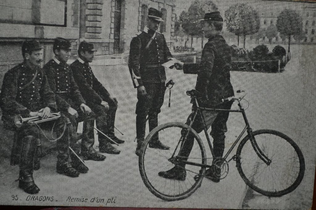 FRANKRIJK 1912 DRAGONS SOLDATEN FIETS BRIEF TROMPET, Ophalen of Verzenden, Voor 1920, Ongelopen, Sterren en Beroemdheden