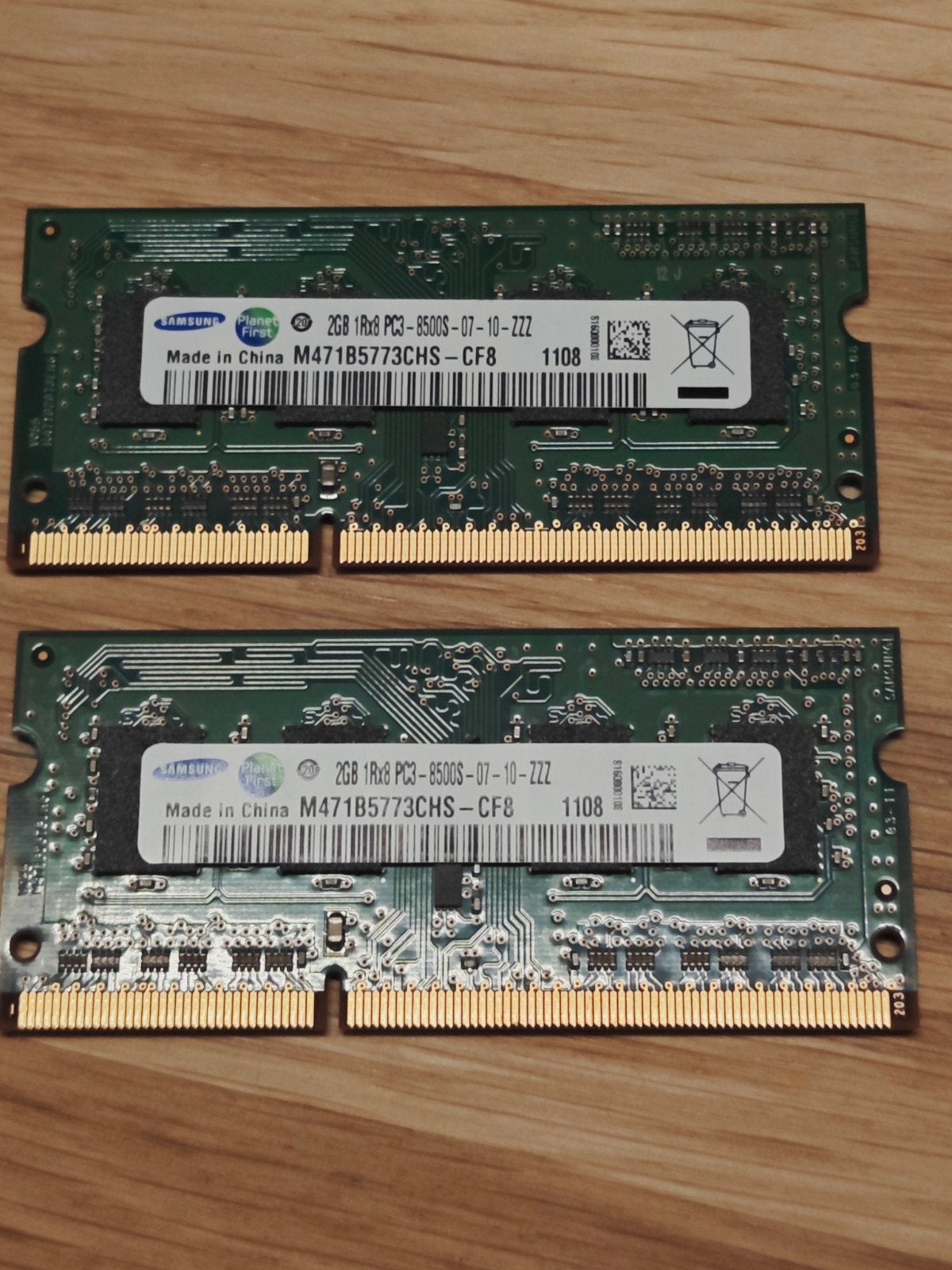 Samsung 2GB DDR3 PC3-8500S SODIMM RAM (2 stuks), Computers en Software, RAM geheugen, DDR3, Ophalen of Verzenden, Zo goed als nieuw