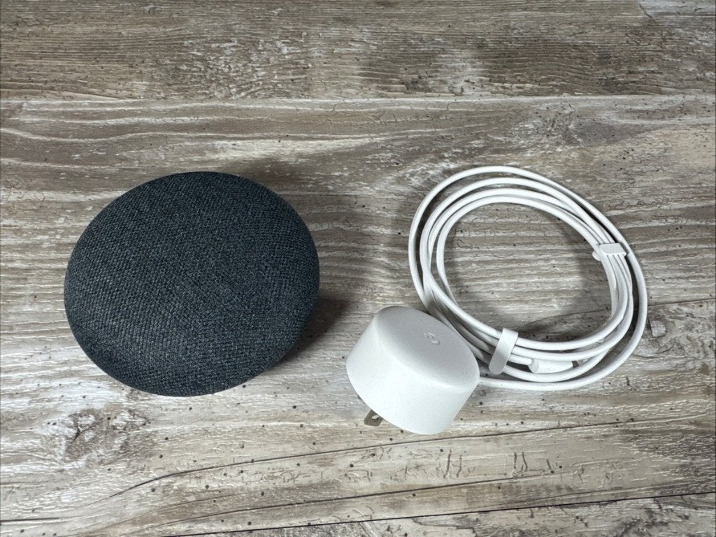 Google Nest Mini 2e generatie, Audio, Tv en Foto, Luidsprekers, Overige merken, Overige typen, Ophalen of Verzenden, Zo goed als nieuw