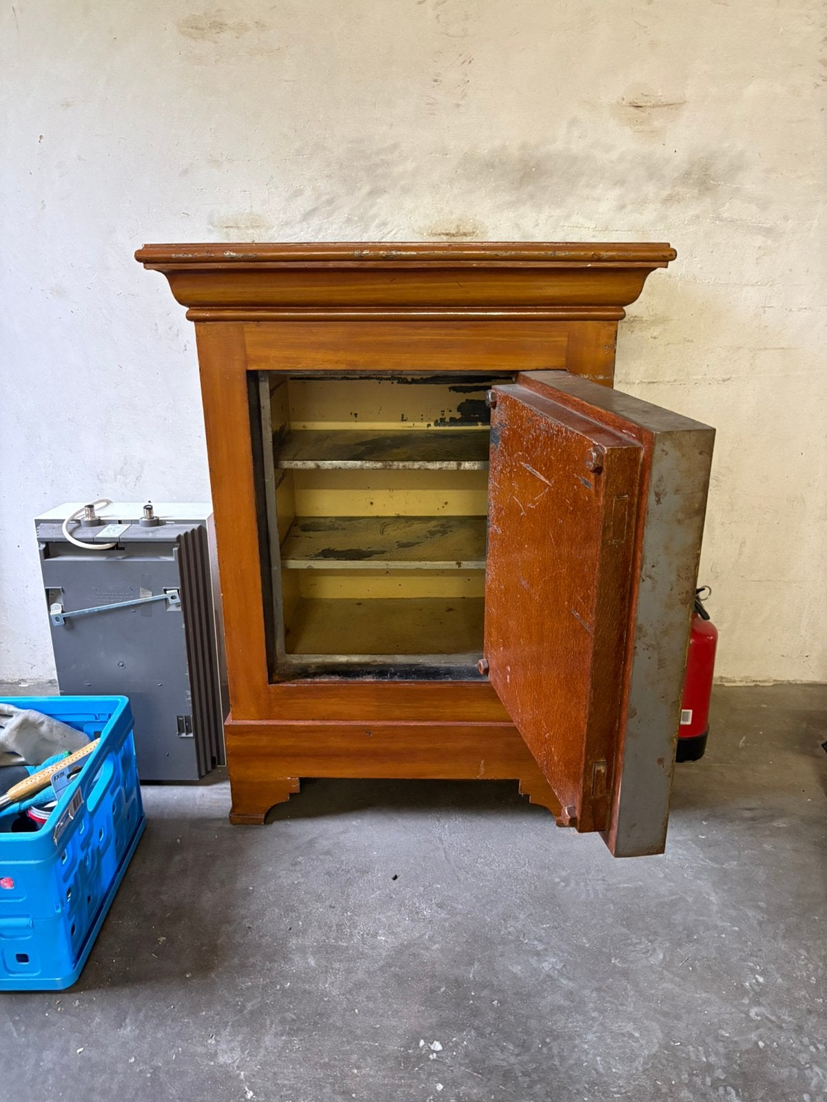 Antieke houten brandkast/kluis, Antiek en Kunst, Ophalen