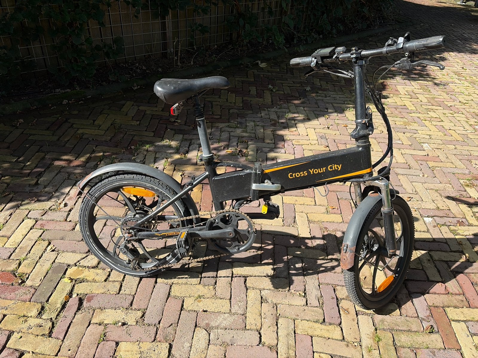 Opvouwbare elektrische fiets - Cross Your City, Fietsen en Brommers, Elektrische fietsen, Gebruikt, 51 tot 55 cm, 30 tot 50 km per accu