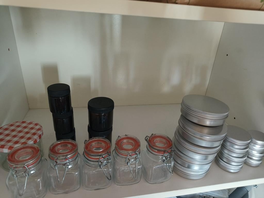Verschillende blikjes en glazen potjes, Ophalen of Verzenden, Nieuw