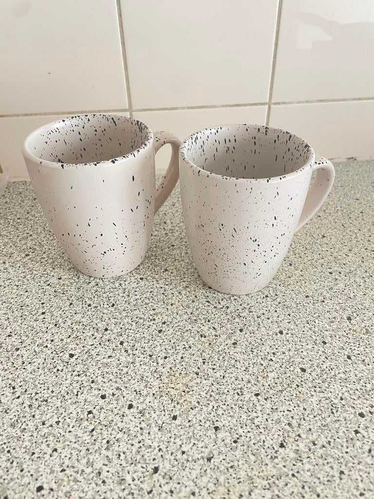 Set van 2 Blokker Ceramics 'Minsk' mokken, Ophalen, Keramiek, Zo goed als nieuw, Overige stijlen
