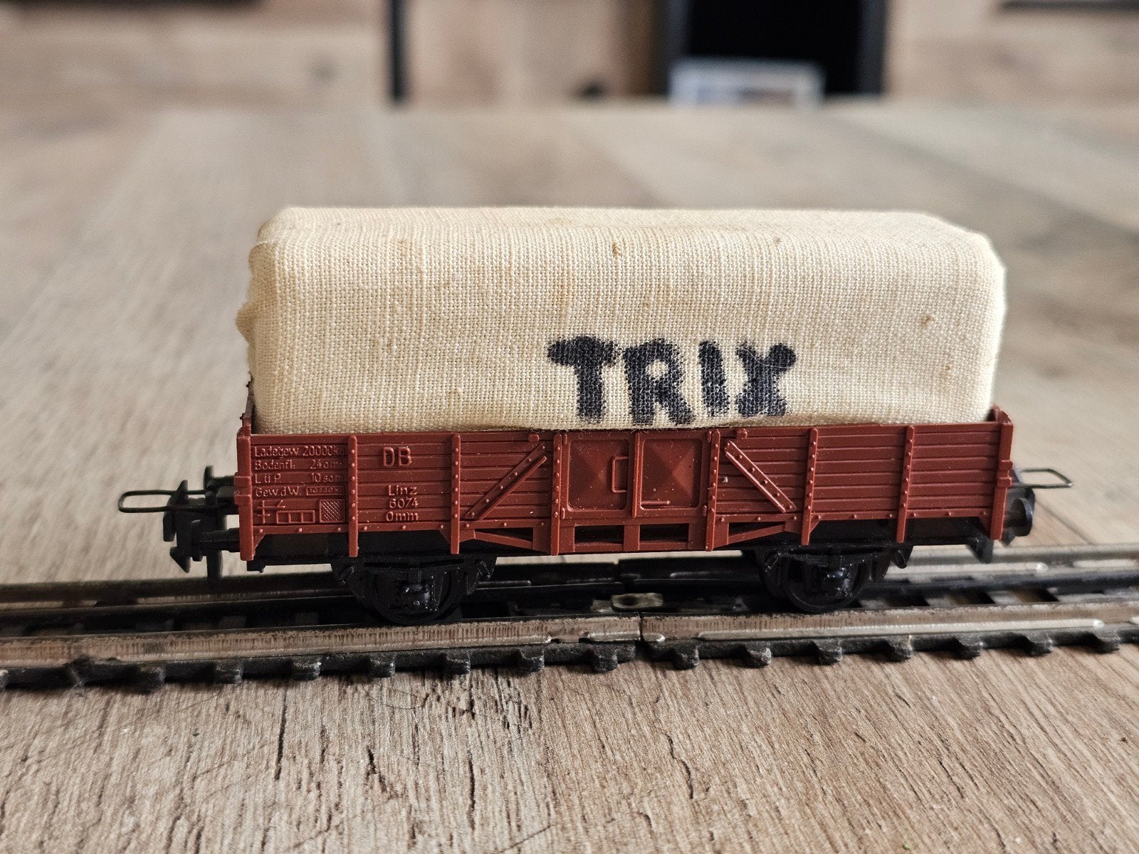 Trix Express H0 wagon met huif - modeltrein, Ophalen of Verzenden, Gebruikt, Wagon, Trix