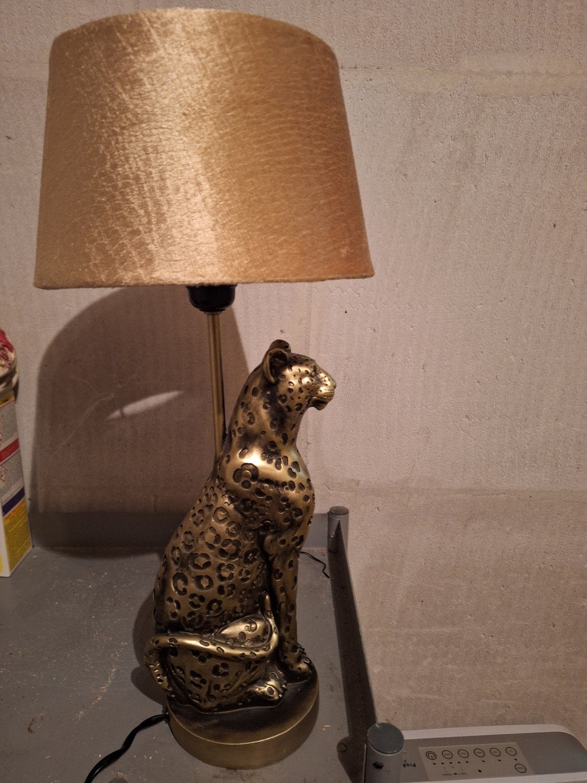 Unieke Schemerlamp met Luipaard Voet - Goudkleurig, Ophalen, Gebruikt, Goud, Schemerlamp