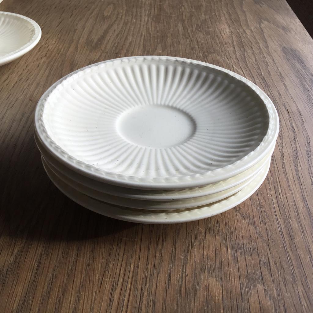 4 koffiekopbordjes Wedgwood Edmee, Ophalen of Verzenden, Zo goed als nieuw, Wedgwood, Kop(pen) en/of Schotel(s)