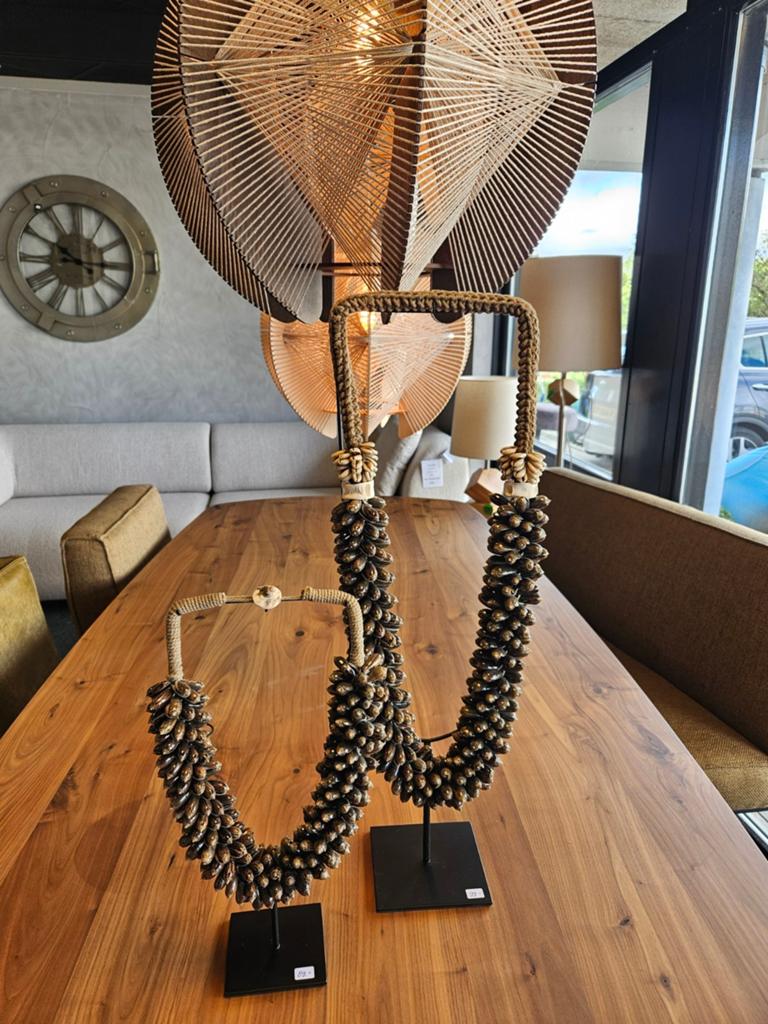 Schelpen ketting op standaard, Ophalen of Verzenden