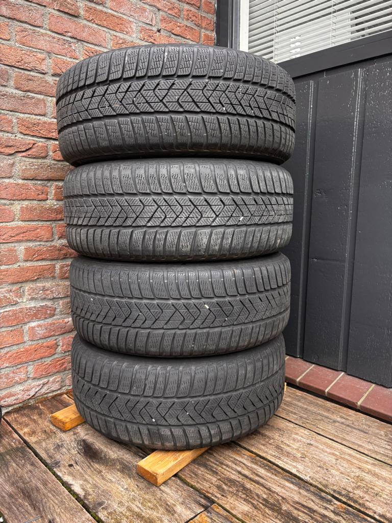 BMW velgen met Pirelli Sottozero winterbanden, Auto-onderdelen, Banden en Velgen, Ophalen, 18 inch, Banden en Velgen, Winterbanden