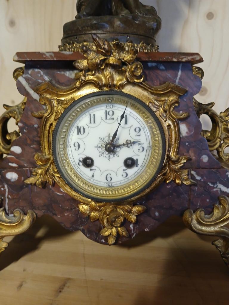 Antieke Franse pendule met marmer en bronzen beeld, Ophalen