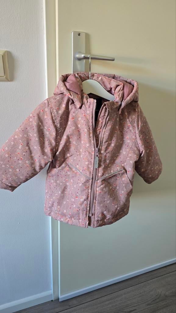 Roze jas met capuchon herfst/winter Maat 80, Ophalen of Verzenden, Zo goed als nieuw, Basic needs by name it, Meisje