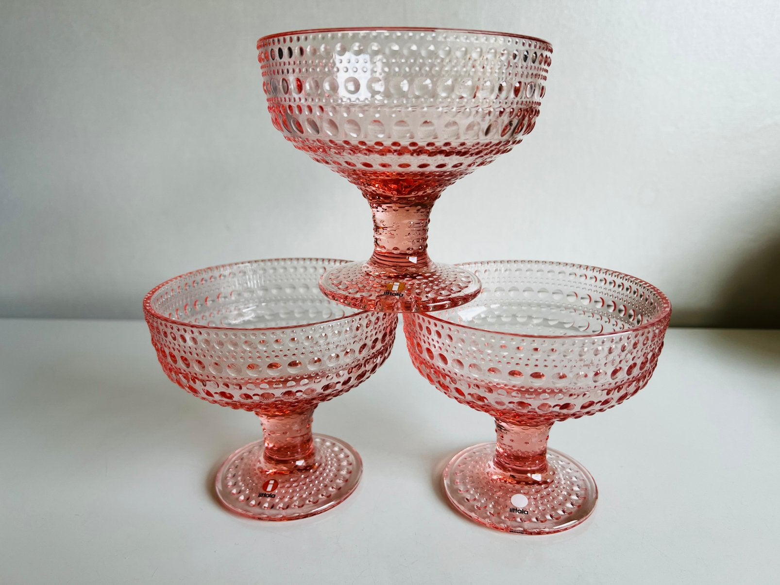 3 Iittala Kastehelmi Coupe Schaal Oiva Toikka Pink Salmon, Ophalen of Verzenden, Zo goed als nieuw, Glas, Schaal of Schalen