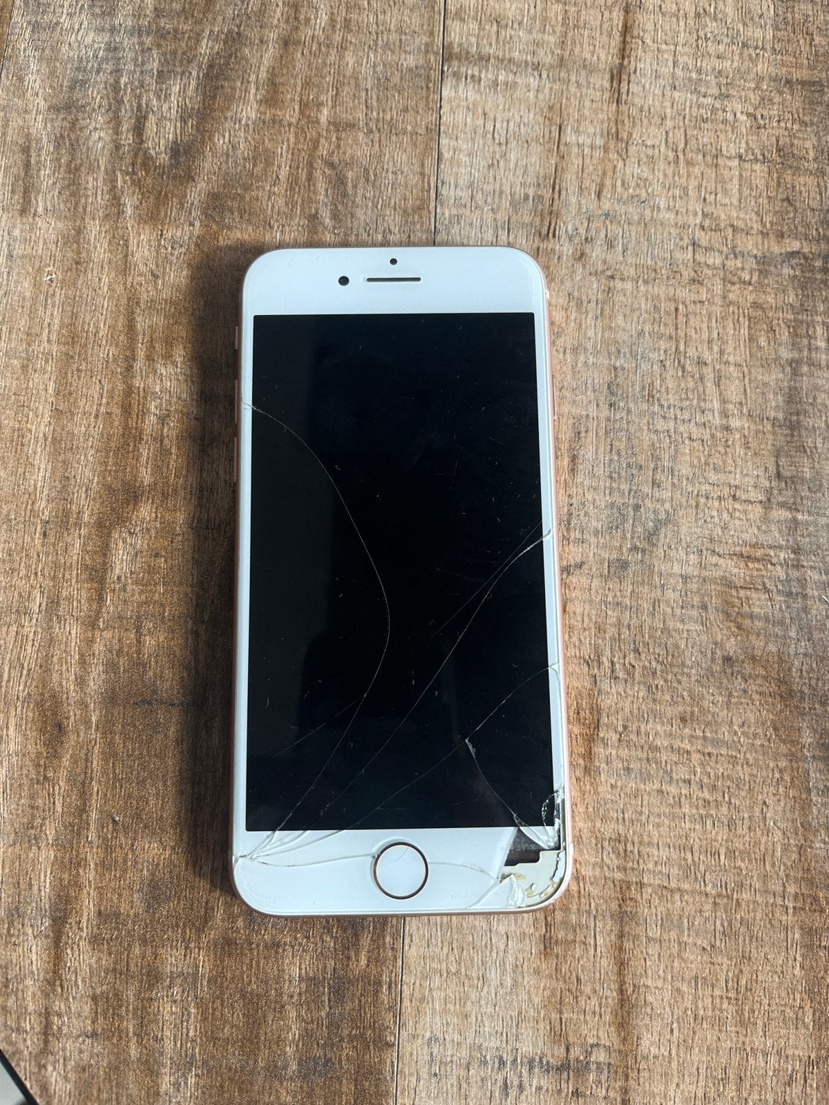 Kapotte iPhone 8 64 GB - Voor onderdelen of reparatie, Telecommunicatie, Mobiele telefoons | Apple iPhone, Ophalen of Verzenden