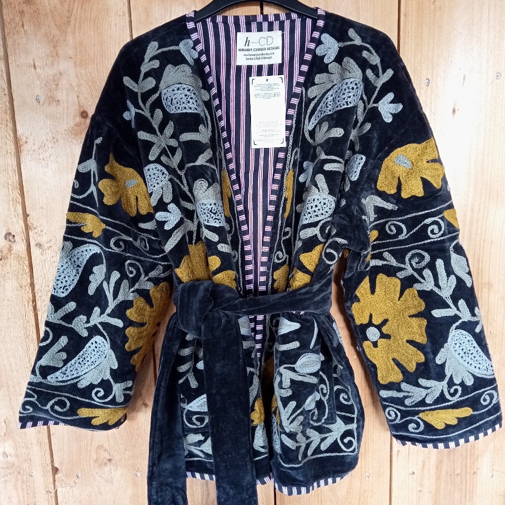 Zwart Geborduurde Fluwelen handgemaakte Suzani Kimono Jas, Kleding | Dames, Dekussenkraam@gmail.com, Verzenden, Zwart, Maat 42/44 (L)