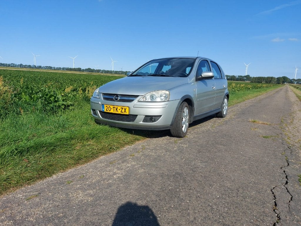 Opel Corsa 1.2 uit 2006, 175.500 km, Voorwielaandrijving, 450 kg, 31 €/maand, 4 cilinders