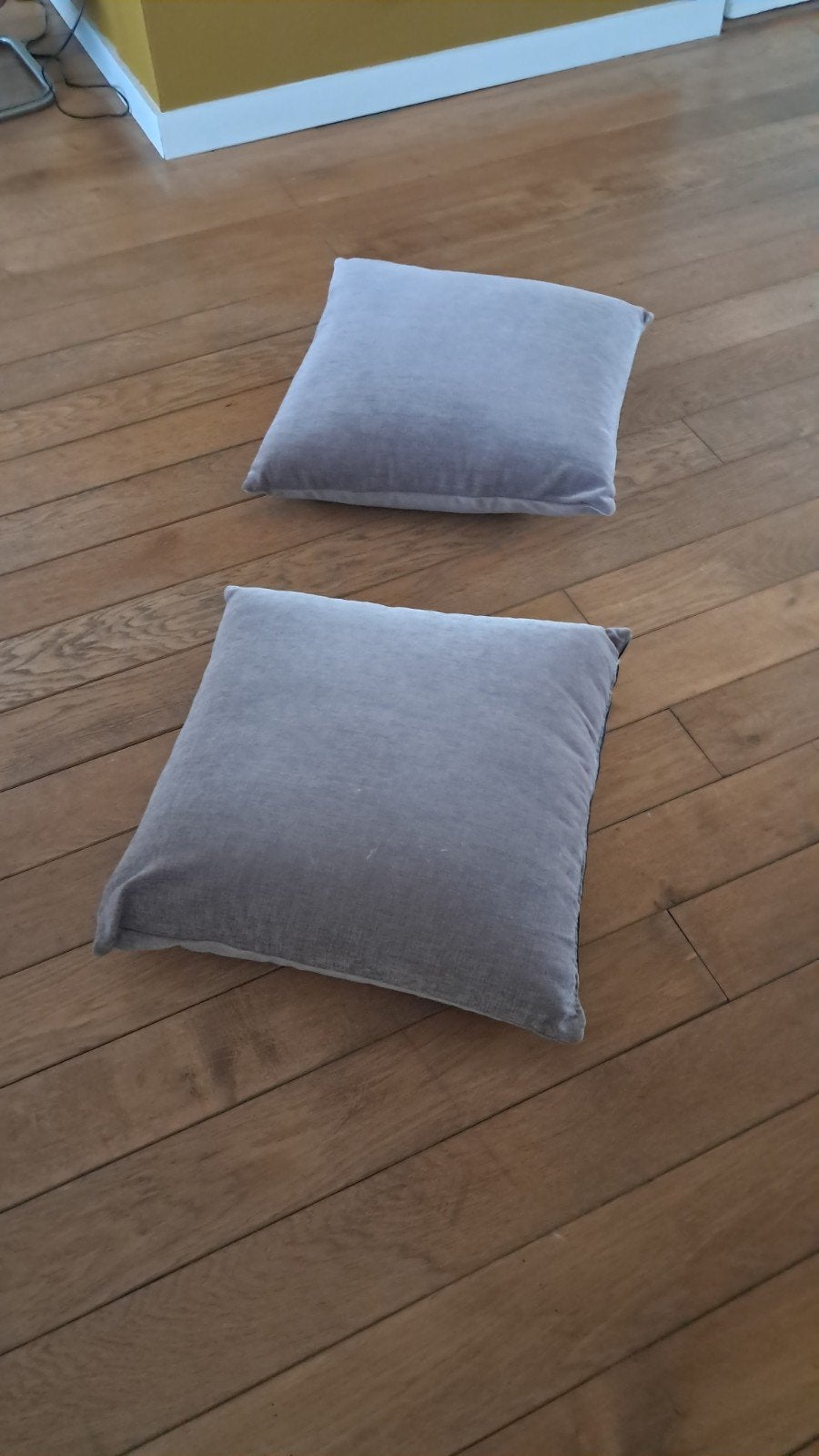 Grote kussens 60x60 cm met veren vulling en afritsbare hoes, Huis en Inrichting, Ophalen, Gebruikt, Vierkant, Inclusief binnenkussen