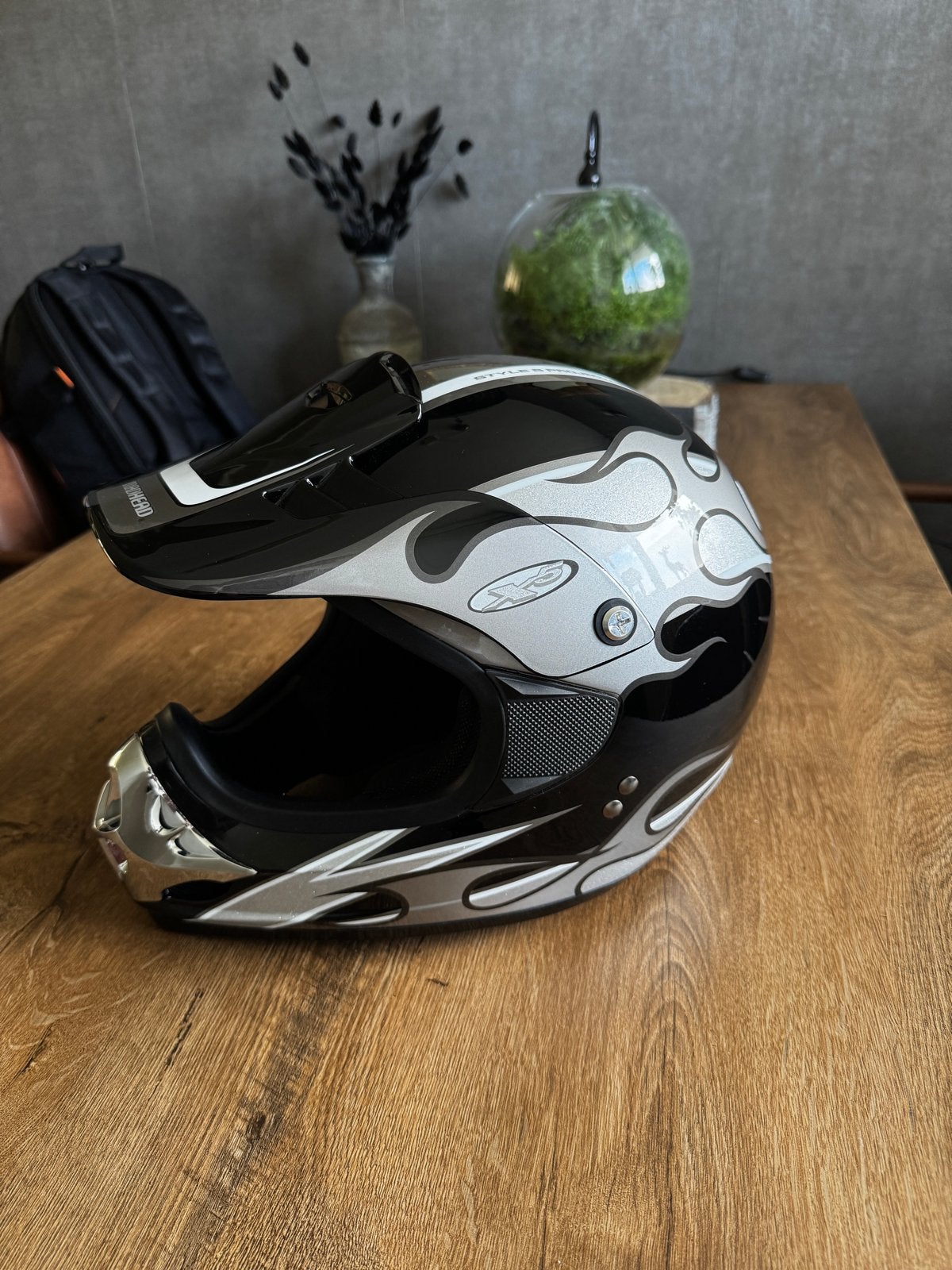 Madhead cross helm- Zwart/Zilver met Vlammen (Maat S), Ophalen, Zo goed als nieuw, Small