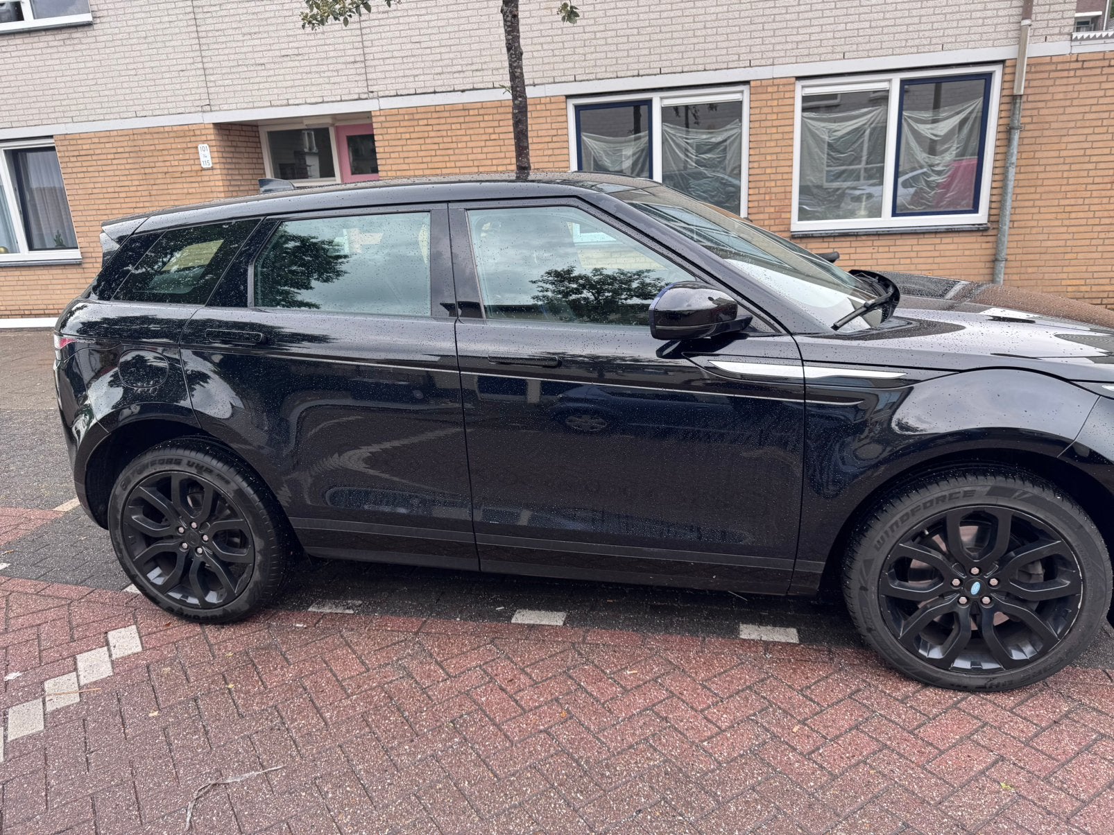 Land Rover Range Rover Evoque P200 200pk AWD Aut 2019 Zwart, Auto's, Automaat, 1800 kg, 1800 kg, Zwart