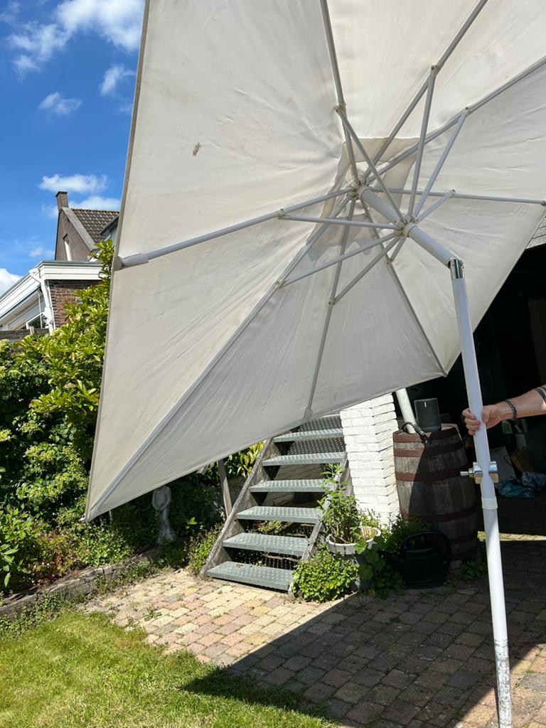 Jan des Bouvrie parasol vierkant 2,5x2,5m wit, Tuin en Terras, Ophalen, Gebruikt, Kantelbaar, 2 tot 3 meter