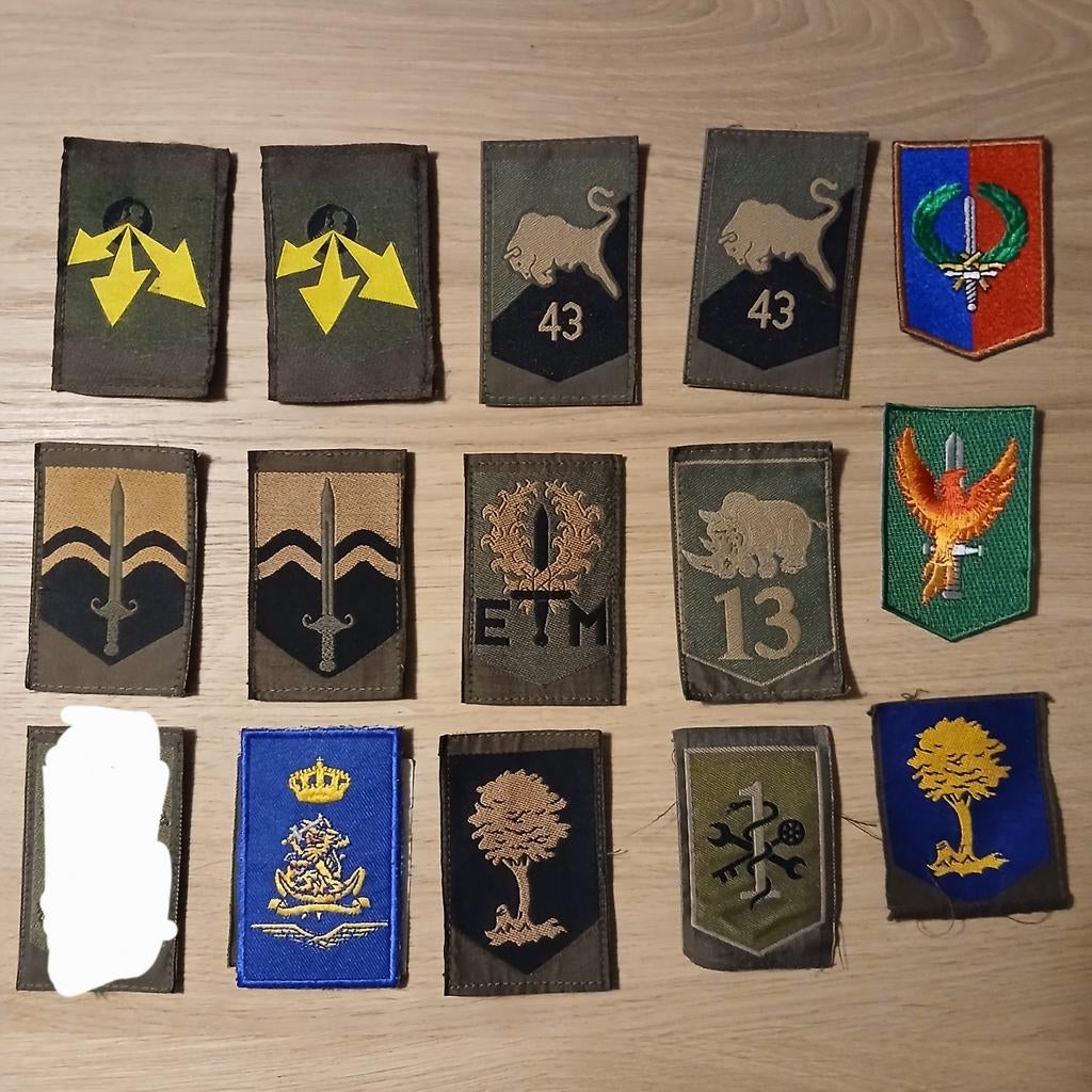 Mouwemblemen,  € 4 per stuk, Ophalen of Verzenden, Landmacht, Nederland, Embleem of Badge