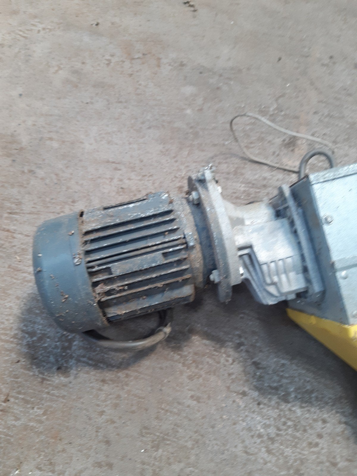motor voervijzel, Ophalen