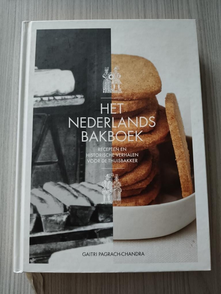 Het Nederlands Bakboek, Gaitri Pagrach-Chandra, Vegetarisch, Ophalen of Verzenden, Zo goed als nieuw
