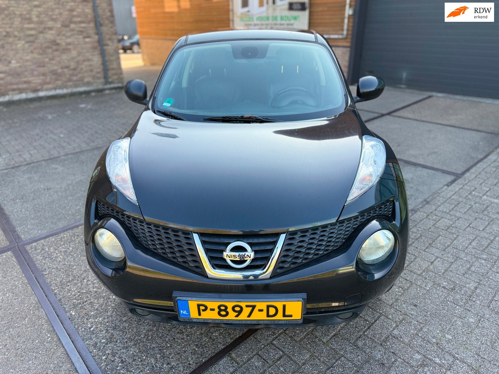 Nissan Juke 1.6 Acenta ((( AUTOMAAT/ leder / NAVIGATIE))), Euro 5, 4 cilinders, Automatische klimaatregeling, SUV of Terreinwagen