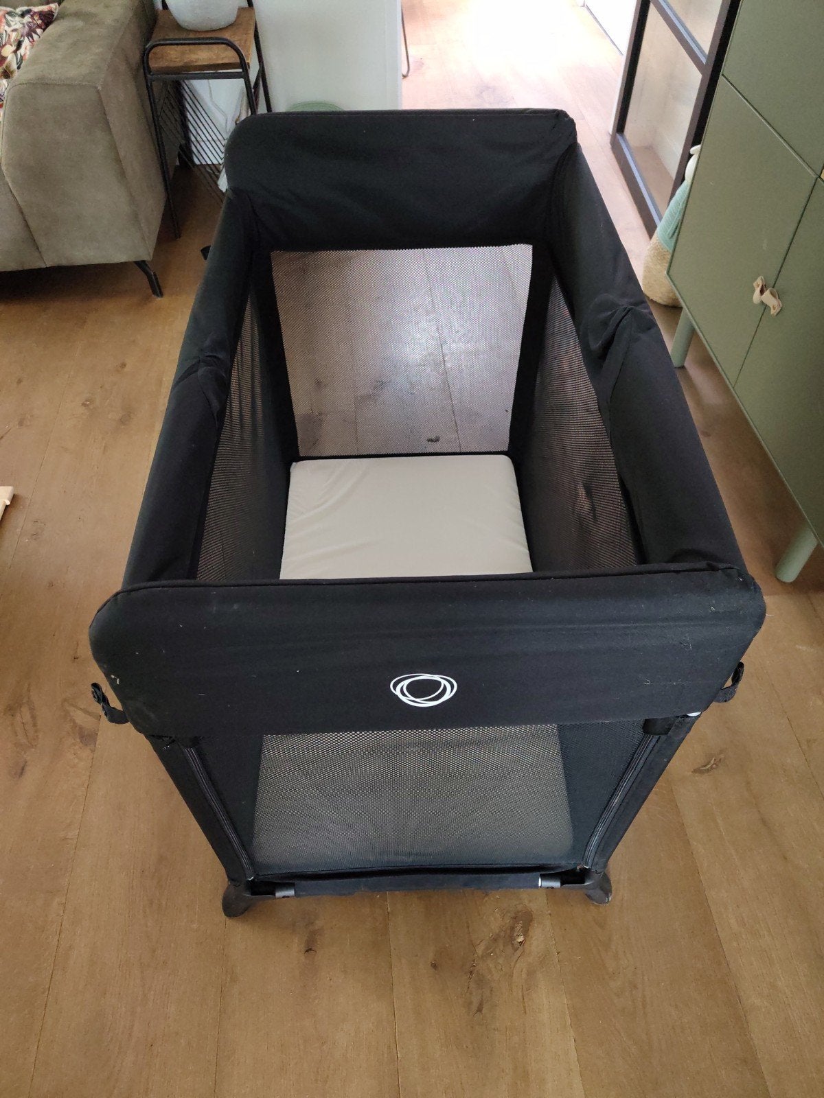 Bugaboo Stardust Reiswieg campingbedje - Staat in 2 seconden, Ophalen, Gebruikt, Rechthoekig