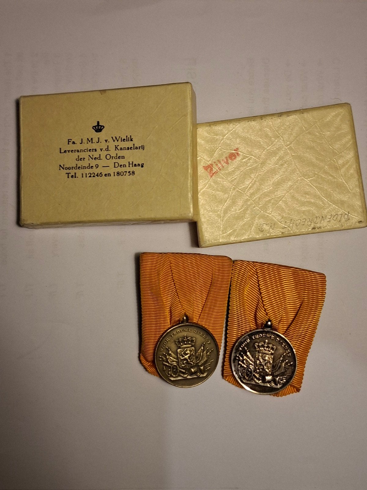 Trouwe Dienst medailles brons en zilver, Verzamelen, Ophalen of Verzenden, Landmacht, Nederland, Lintje, Medaille of Wings