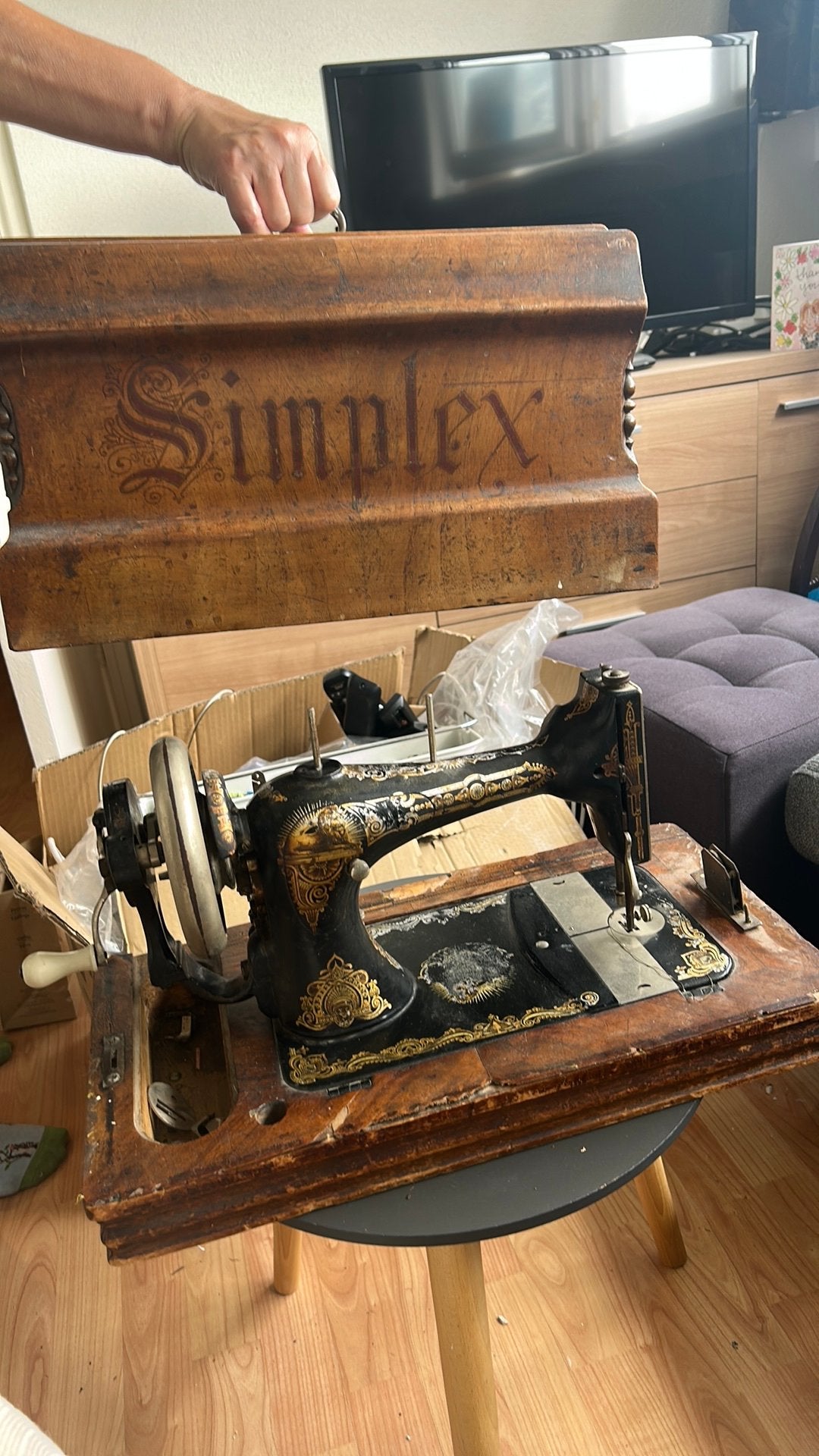 Antieke Simplex naaimachine met originele houten kap, Ophalen