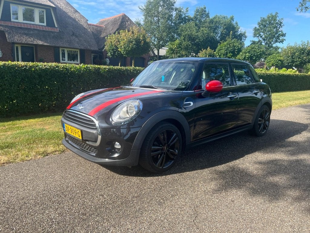 Mini Cooper 5-Deurs – Sportieve en nette verschijning 2016, Stof, 74 pk, 1198 cc, Handgeschakeld