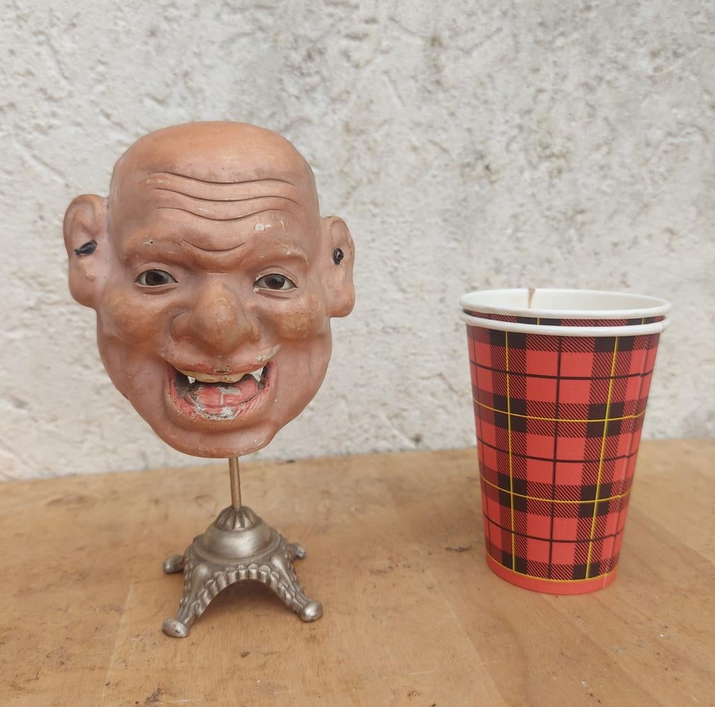 Antiek NOH masker miniatuur op statiefje, Ophalen of Verzenden
