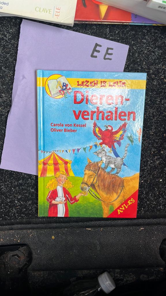Dierenverhalen - AVI-E3 leesboek, Boeken, Ophalen of Verzenden, Zo goed als nieuw, Fictie algemeen
