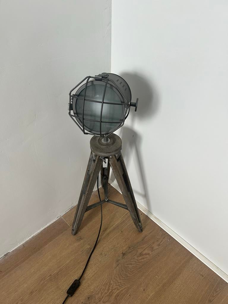Industriële tafellamp met Tradfri slimme lamp, Ophalen of Verzenden, Gebruikt, Hout, Minder dan 50 cm