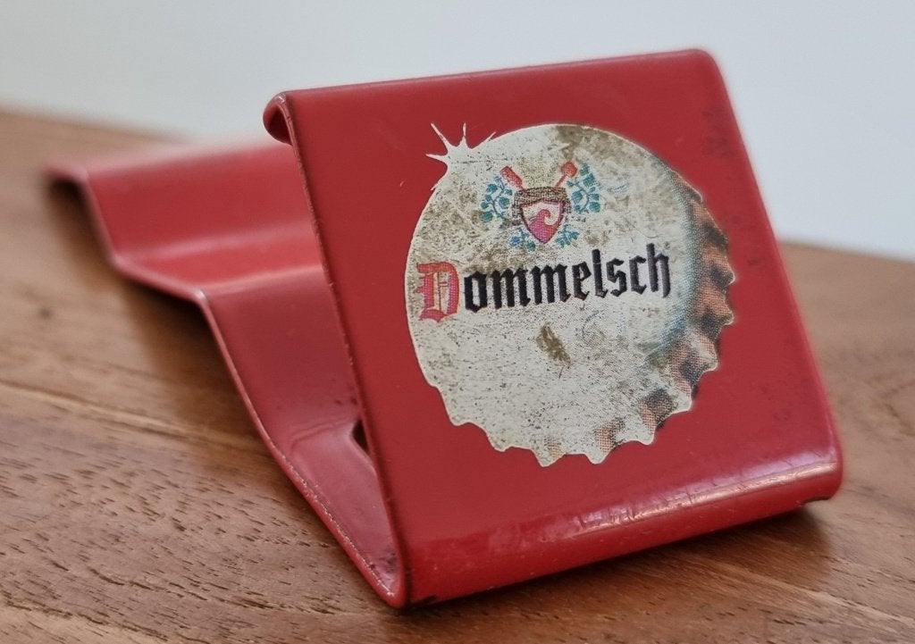 Bijzondere knalrode Dommelsch opener - IGST, Verzamelen, Biermerken, Ophalen of Verzenden, Zo goed als nieuw, Flesopener, Dommelsch