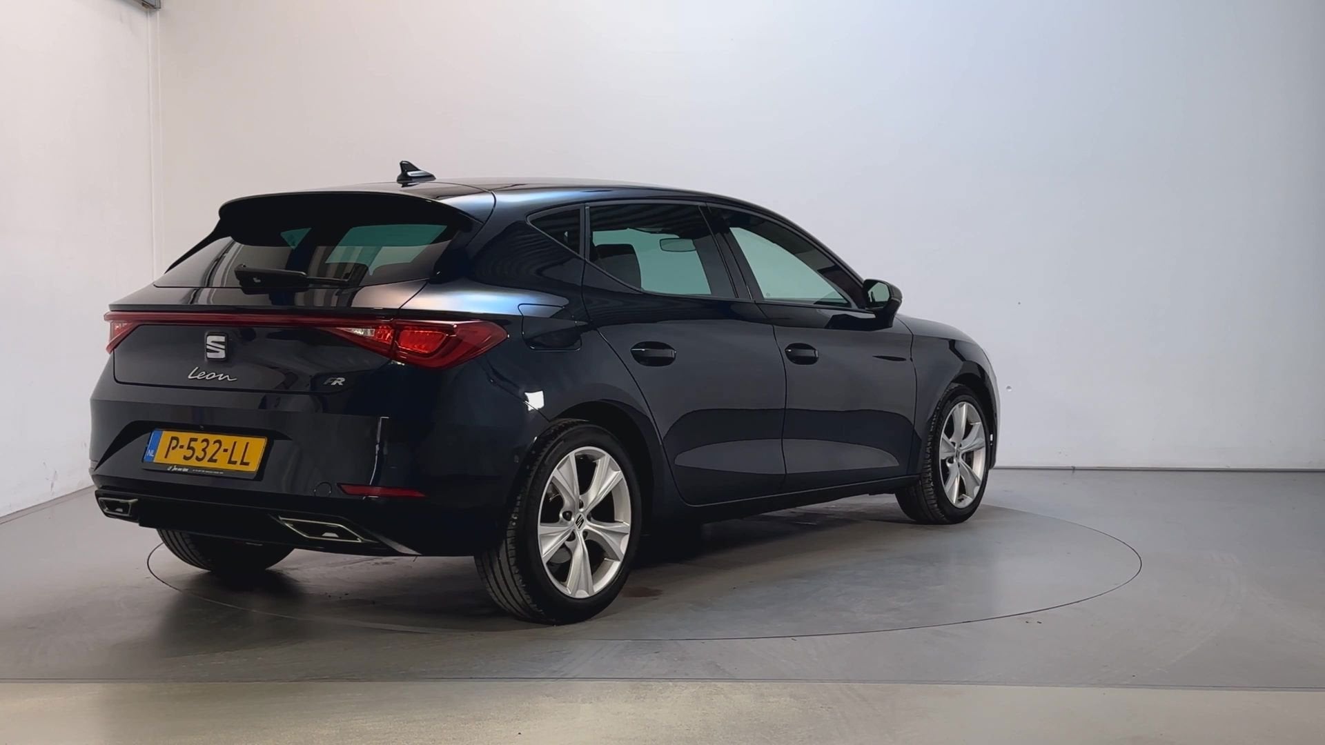 Seat Leon 1.0 TSI FR Business Intense Camera Sfeerverlichtin, Voorwielaandrijving, Dealer onderhouden, Stof, Gebruikt