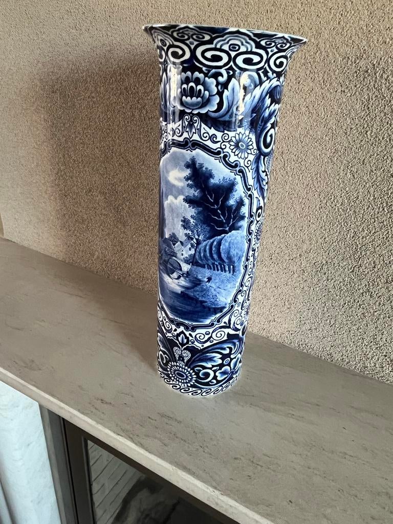 Delfts Blauwe Vaas met Landschap en Bloemmotieven, Ophalen of Verzenden