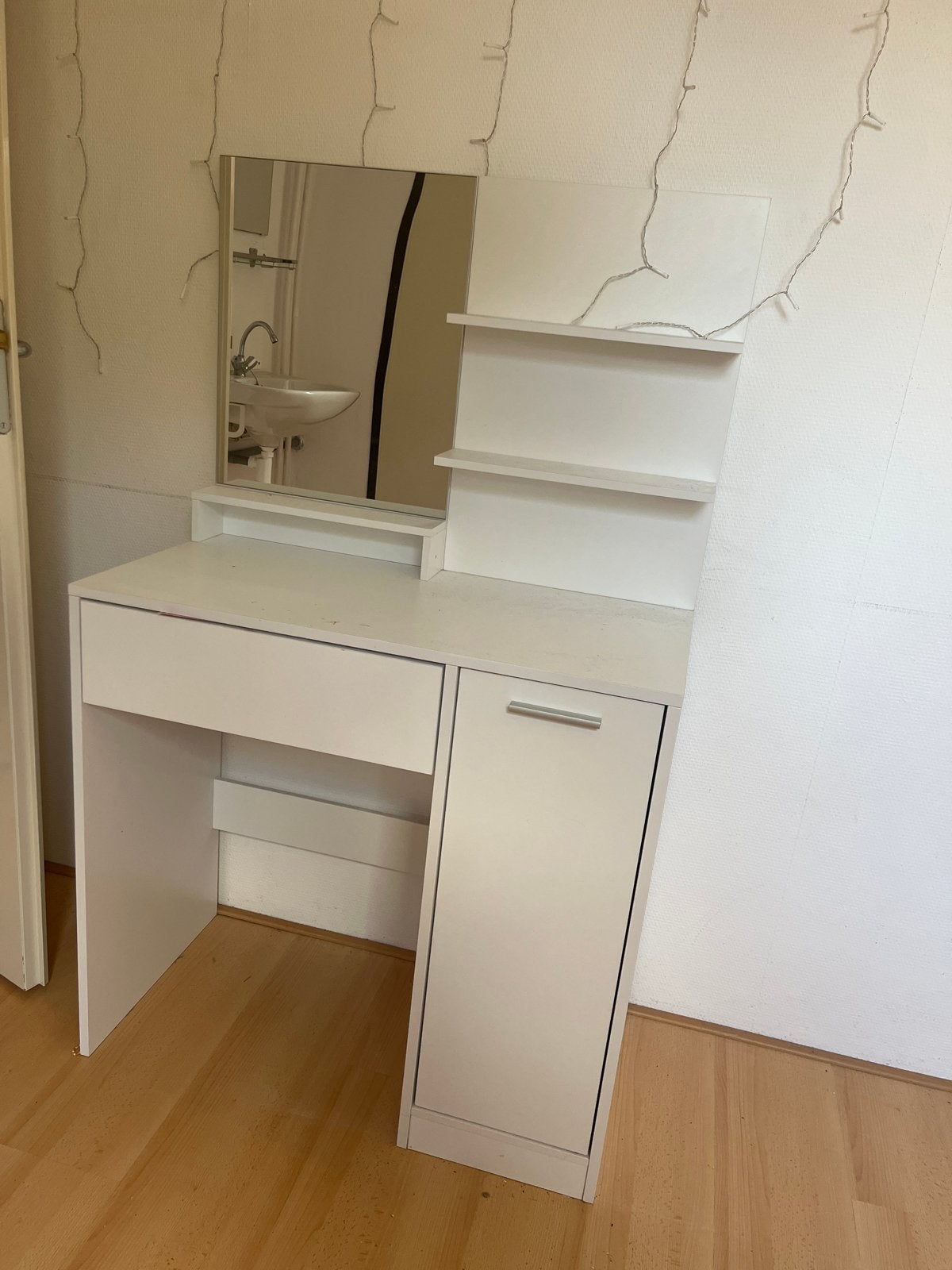 Gratis af te halen: Mooie witte kaptafel met spiegel, Huis en Inrichting, Tafels | Kaptafels, Ophalen, Gebruikt, 100 tot 150 cm
