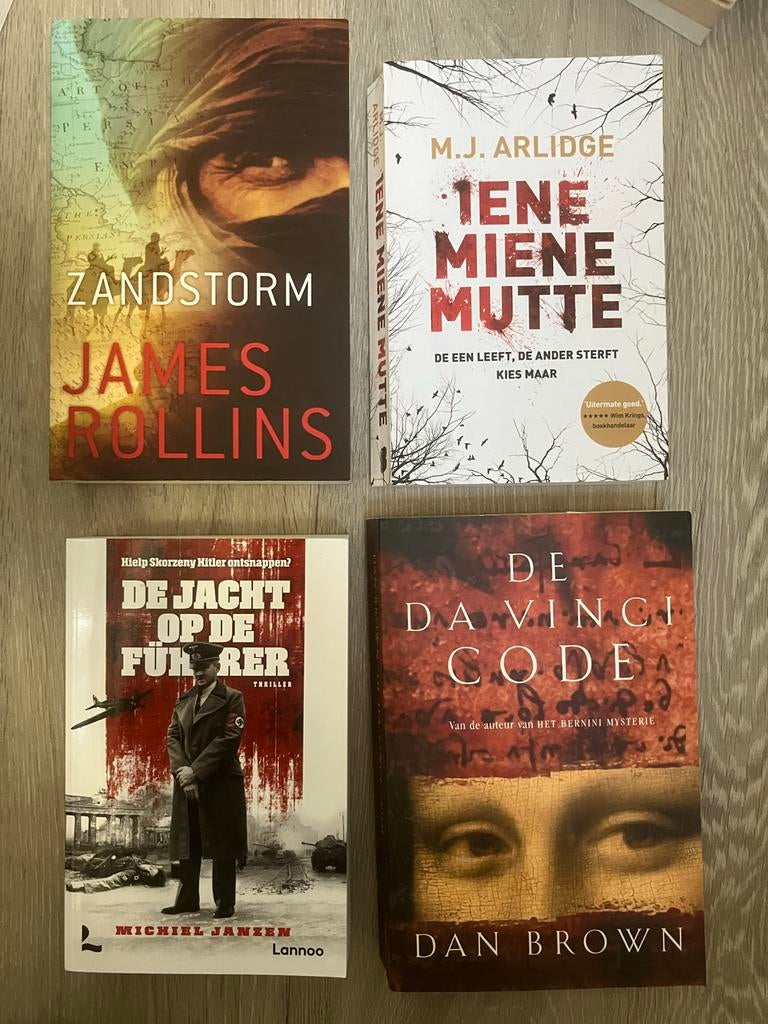Boeken: Thrillers en Historische Romans (4 stuks), Ophalen of Verzenden, Gelezen, Nederland