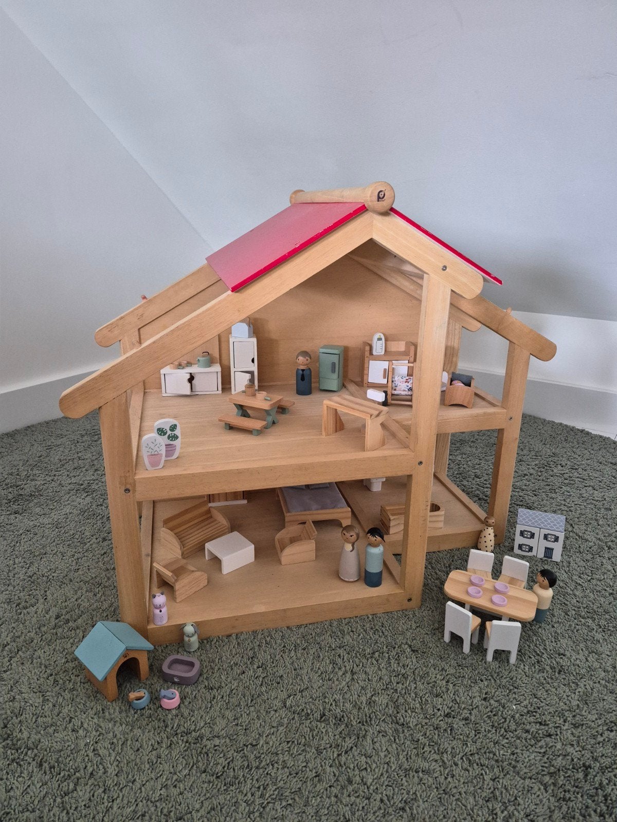 houten pintoy poppenhuis met veel meubels en poppetjes, Kinderen en Baby's, Speelgoed | Poppenhuizen, Ophalen, Poppenhuis