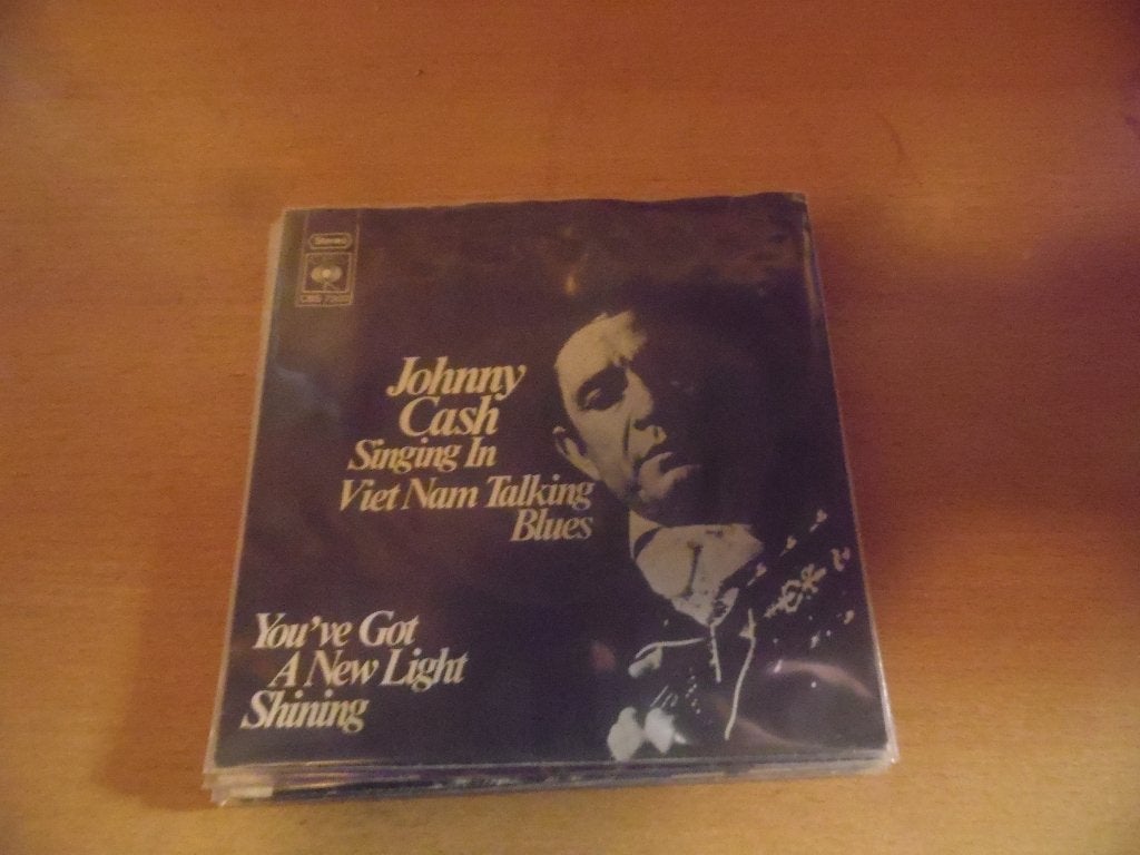 johnny cash. singing in viet nam talking blues., Ophalen, Gebruikt, 7 inch, Overige genres