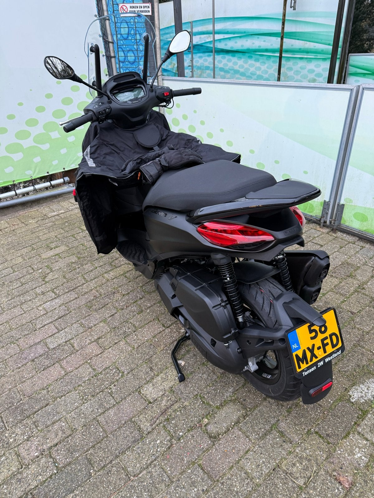 Piaggio Beverly 400 HPE  deep black- Zo goed als nieuw, Ophalen, Piaggio, Zo goed als nieuw, Benzine
