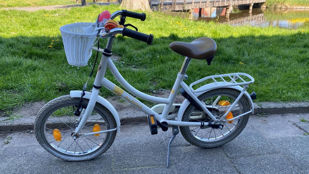 Alpina fiets 16 inch, Fietsen en Brommers, Fietsen | Kinderfietsjes, Ophalen, Gebruikt, Terugtraprem, 16 tot 20 inch