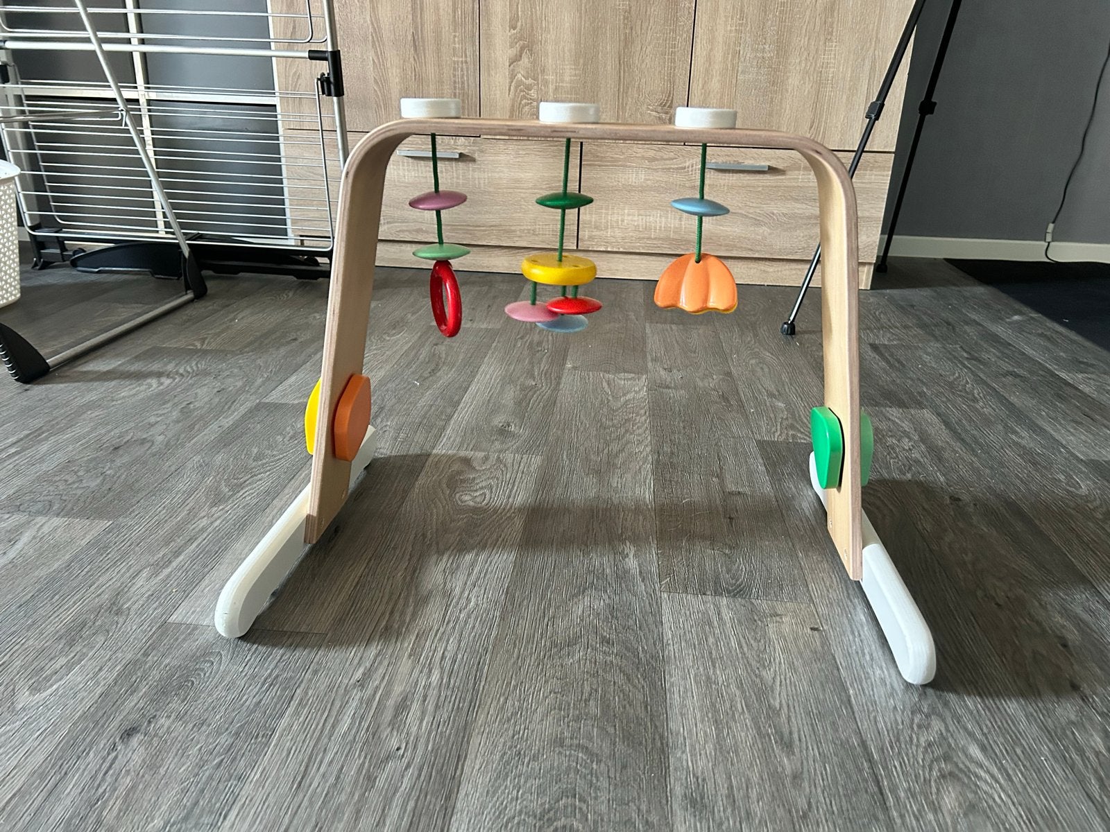Houten babygym met kleurrijk speelgoed ikea, Ophalen, Zo goed als nieuw, Babygym
