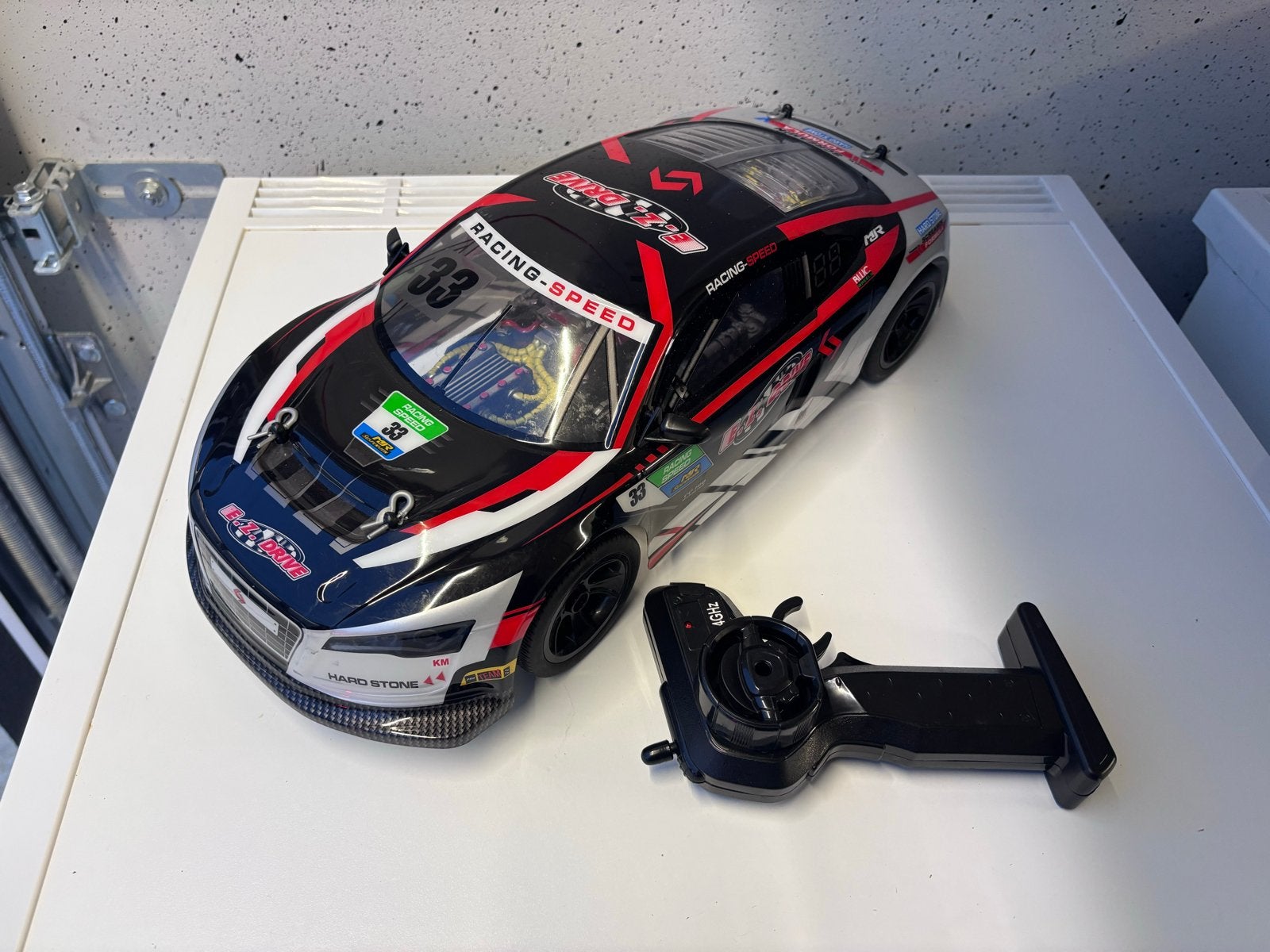 RC Race Auto met Afstandsbediening - Klaar om te Rijden, Hobby en Vrije tijd, Modelbouw | Radiografisch | Auto's, Elektro, Gebruikt