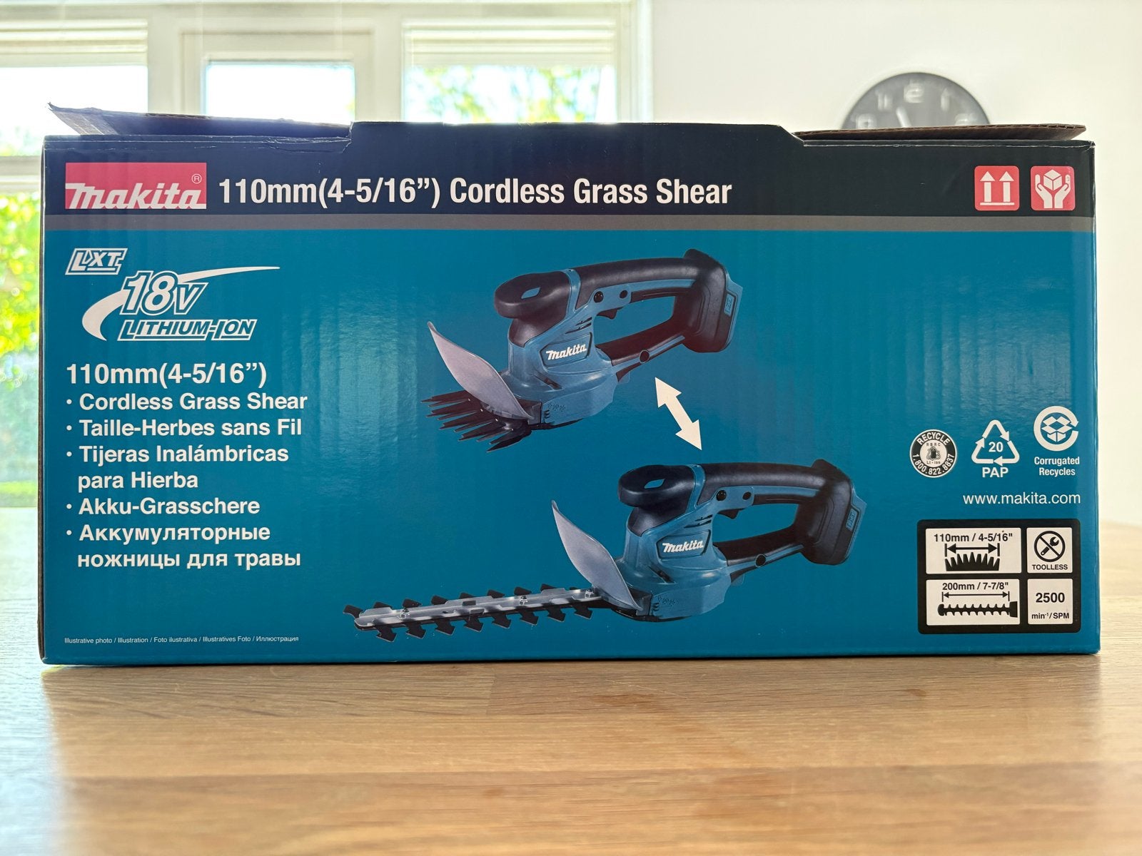 Makita DUM111 18V accu grasschaar + buxusschaar - excl. accu, Ophalen, Zo goed als nieuw, Accu