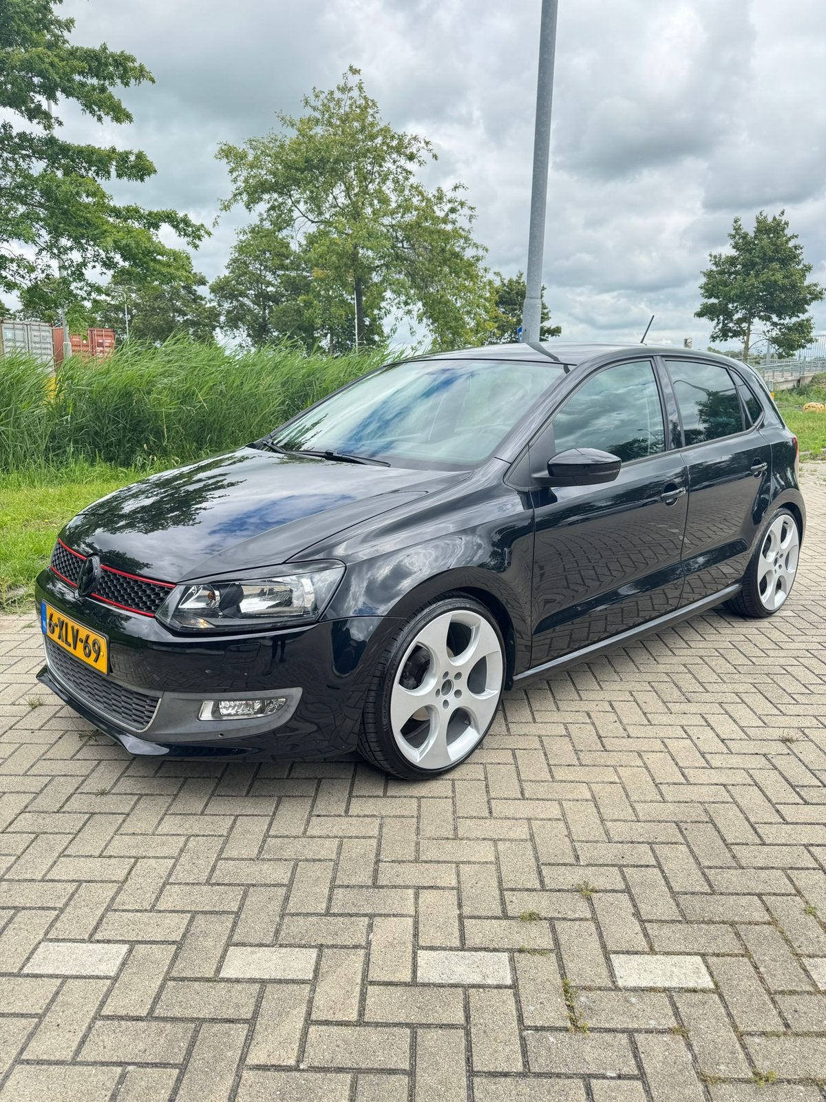 Polo 1.2 GTI Stoel Verw Pdc Navi Airco Loopt prachtig!, Voorwielaandrijving, 40 €/maand, Zwart, 1198 cc