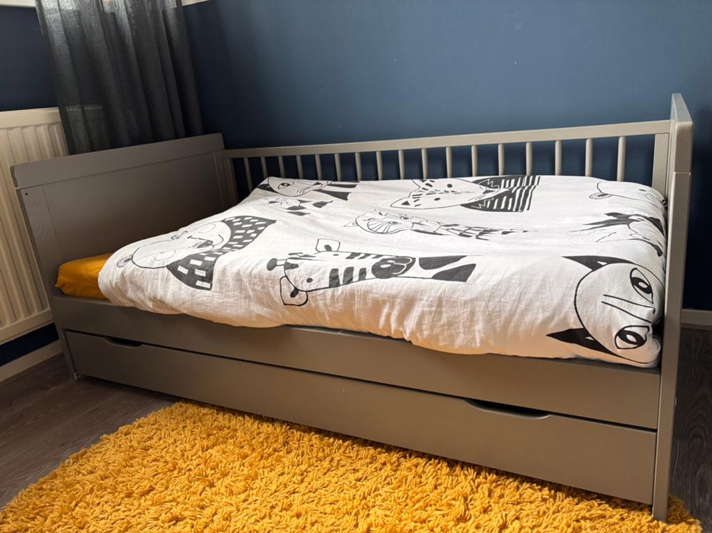 Peuterbed petit amelie 140x70, Ophalen, 70 tot 85 cm, 140 tot 160 cm, Zo goed als nieuw