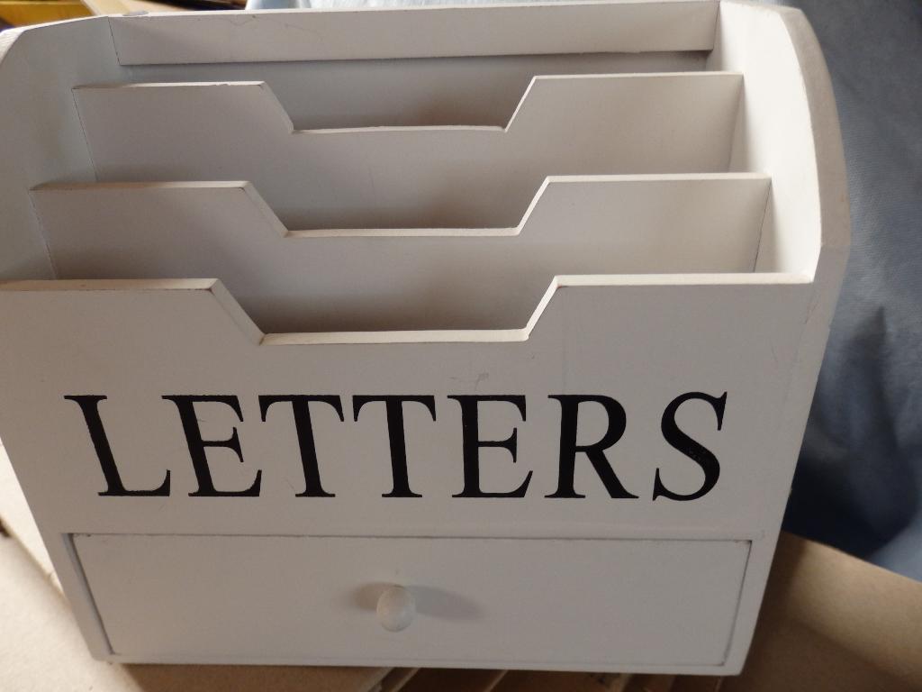 Brieven kistje LETTERS, Huis en Inrichting, Ophalen of Verzenden, Zo goed als nieuw, Wit