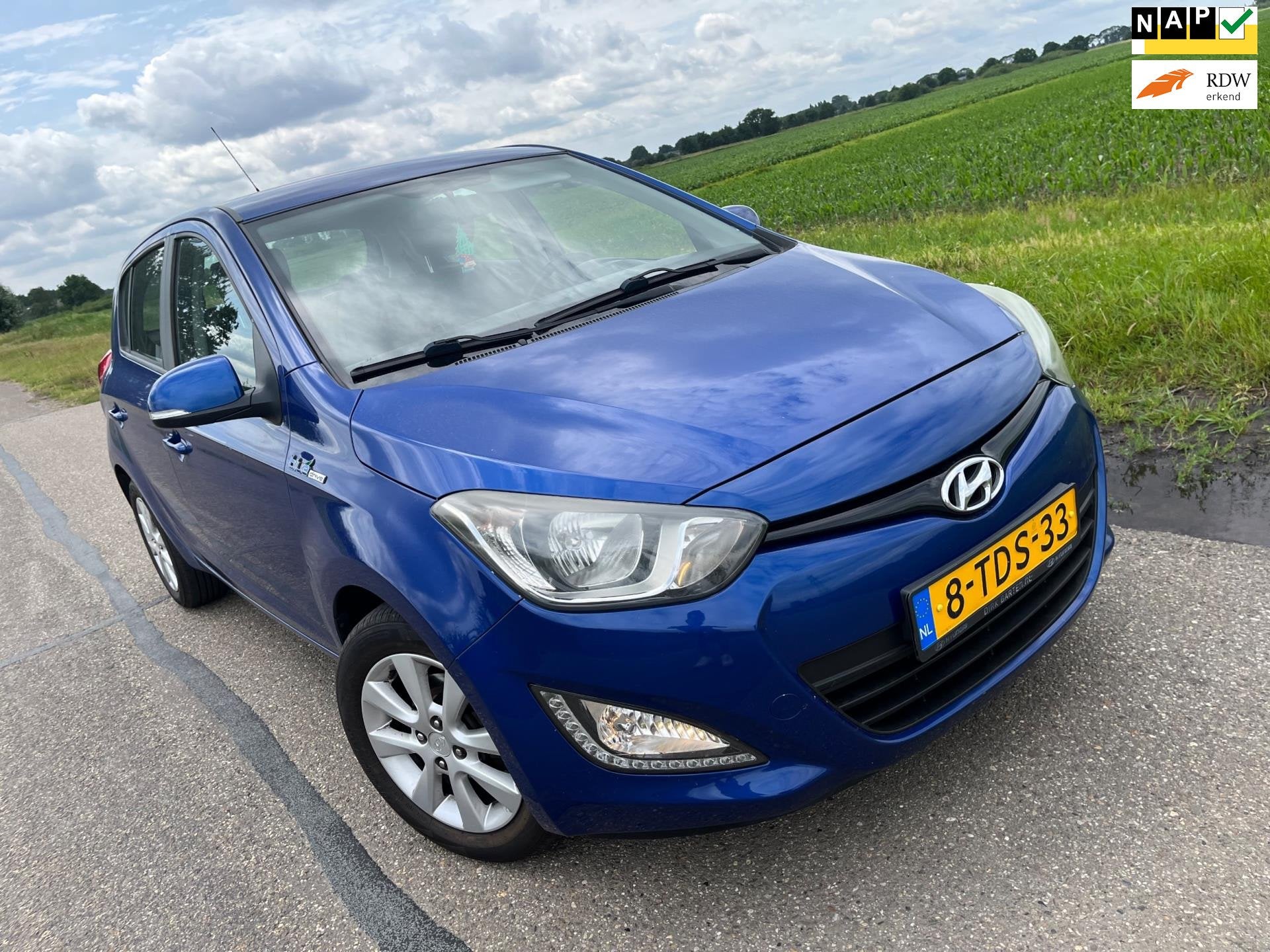Hyundai I20 1.2i i-Deal / 2014 met nap!, Euro 5, Gebruikt, 31 €/maand, 4 cilinders