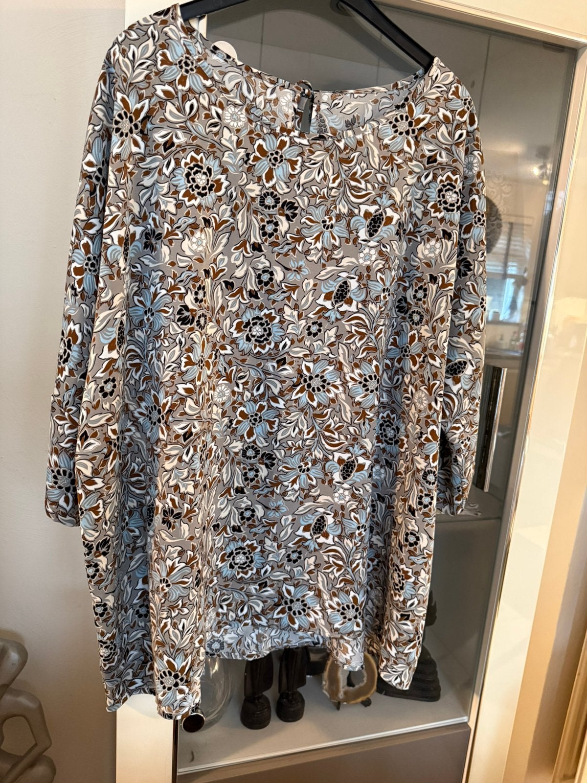 Chic Me Tuniek Maat 50 met Bloemenprint nieuw, Kleding | Dames, Grote Maten, Ophalen of Verzenden, Nieuw, Overige kleuren, Blouse of Tuniek